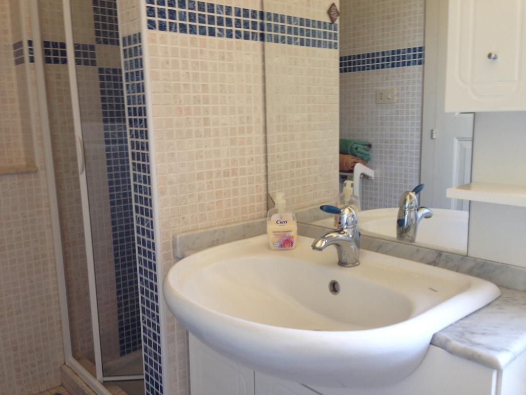 B&B Mar Tirreno Barcellona Pozzo di Gotto Habitación foto